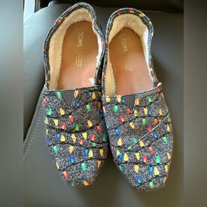 Toms Holiday Lights - GLOW IN THE DARK, fleece lined, size 10